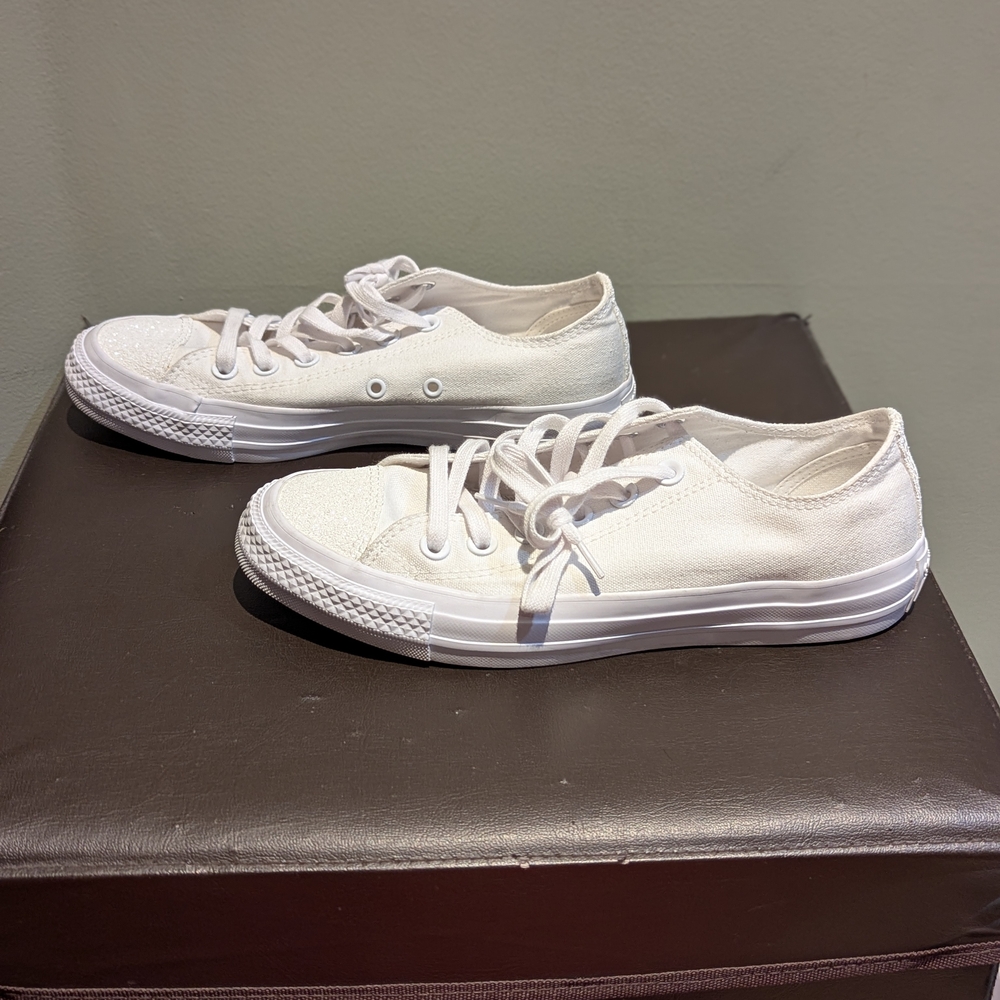 Women's White Converse Chuck Taylor All Star Sneakers